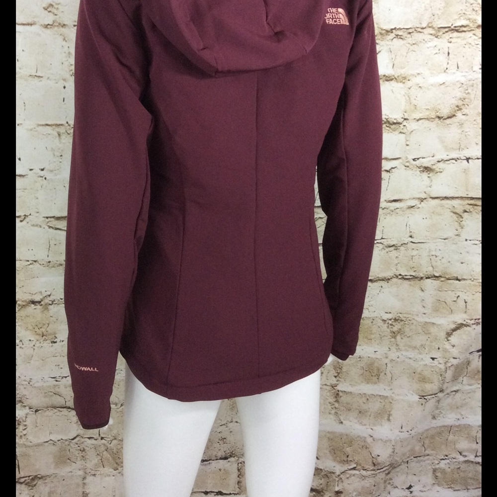 The North Face Women's Burgundy Softshell Hooded Jacket - Picture 4 of 4